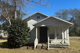 5289 Brown St, Graceville, FL 32440 - Photo 2