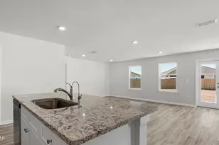 4029 Zinnia Dr, Chipley, FL 32428 - Photo 2