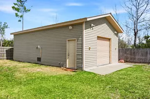 4326 Pine Tree Ln, Lynn Haven, FL 32444 - Photo 6