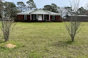 22 10 Lake Dr, Defuniak Springs, FL 32433 - Photo 1