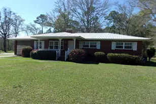 1235 N Waukesha St, Bonifay, FL 32425 - Photo 1