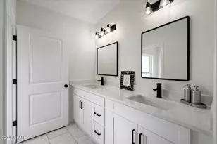 10617 Heather Ln, Panama City, FL 32404 - Photo 8