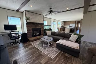 6435 Butler Rd, Grand Ridge, FL 32442 - Photo 2