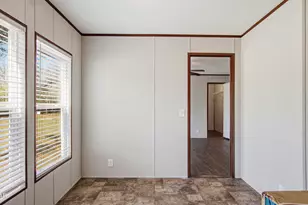 1884 Bayview Ln, Cottondale, FL 32431 - Photo 8