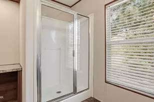 1884 Bayview Ln, Cottondale, FL 32431 - Photo 12