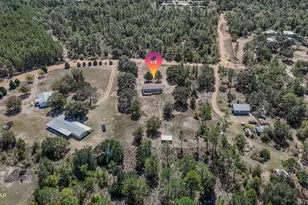 2442 Pinewood Dr, Chipley, FL 32428 - Photo 2