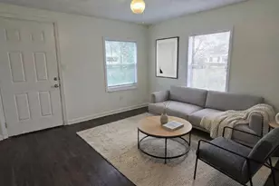 825 E 11th Ct, Panama City, FL 32401 - Photo 2