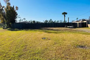 810 W 8th St Cir, Lynn Haven, FL 32444 - Photo 6