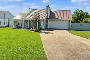 941 Agnes Scott Cir, Panama City, FL 32405 - Photo 2