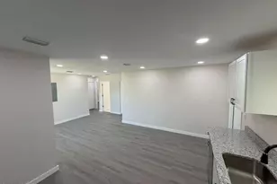 801 E 12th Ct, Panama City, FL 32404 - Photo 4