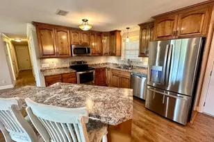 7426 Berry Dr, Grand Ridge, FL 32442 - Photo 2