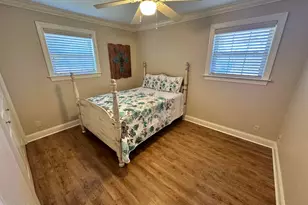 7426 Berry Dr, Grand Ridge, FL 32442 - Photo 8