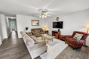 625 Lyndell Ln, Panama City Beach, FL 32407 - Photo 4