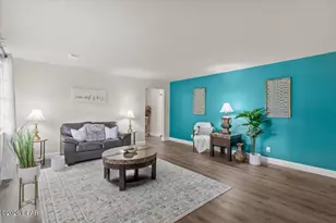 1021 8th Ave, Graceville, FL 32440 - Photo 4