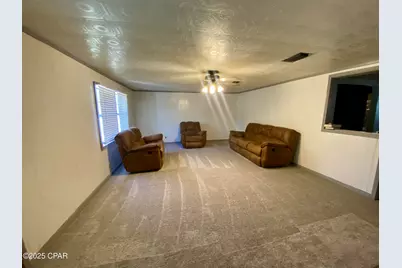 6913 Broadway Street, Grand Ridge, FL 32442 - Photo 4