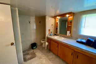 6913 Broadway St, Grand Ridge, FL 32442 - Photo 14