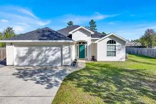 9121 Indian Bluff Rd, Youngstown, FL 32466 - Photo 1