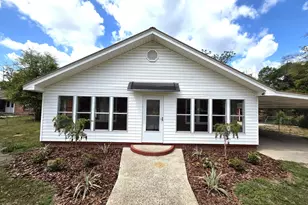 19285 NW State Road 12, Bristol, FL 32321 - Photo 1