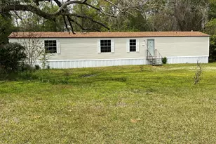3678 Lilly Ln, Marianna, FL 32446 - Photo 2