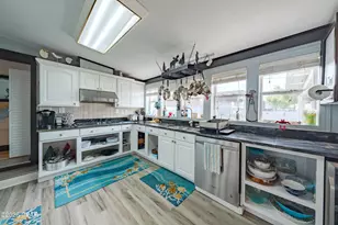208 Sixteenth St, Port Saint Joe, FL 32456 - Photo 4
