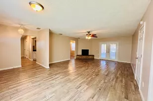 163 Lauren Ln, Panama City, FL 32404 - Photo 6