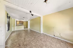 345 S Brett St, Crestview, FL 32539 - Photo 4