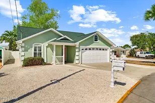 615 Poinsettia Ct, Panama City Beach, FL 32413 - Photo 2