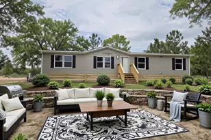 781 Bighorn Ave, Alford, FL 32420 - Photo 1