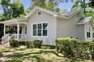 1038 E 8th Ave, Graceville, FL 32440 - Photo 2