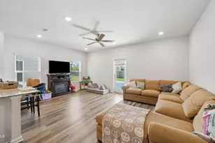 1762 Jakes Dr, Panama City, FL 32405 - Photo 4