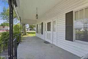 409 S Depot St, Bonifay, FL 32425 - Photo 8