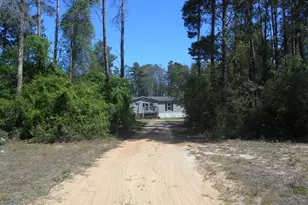 1906 Kingslee Dr, Southport, FL 32409 - Photo 2