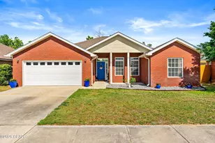 1113 N Haven Cir, Lynn Haven, FL 32444 - Photo 2
