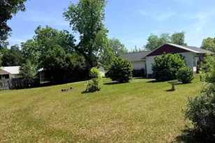 5373 8th St, Malone, FL 32445 - Photo 16
