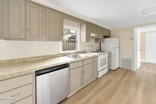 206 E 2nd Ct, Panama City, FL 32401 - Photo 8