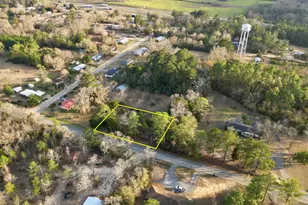 697 Son-In-Law Rd, Bonifay, FL 32425 - Photo 8