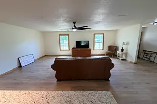 5455 11th St, Malone, FL 32445 - Photo 8