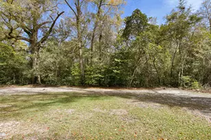 613 N Pear St, Chipley, FL 32428 - Photo 32