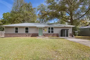 613 N Pear St, Chipley, FL 32428 - Photo 4