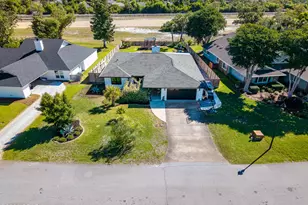 613 Amberjack Dr, Panama City, FL 32408 - Photo 2
