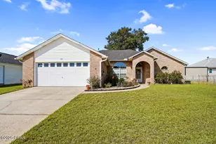 521 J H Crews Cir, Panama City, FL 32404 - Photo 1