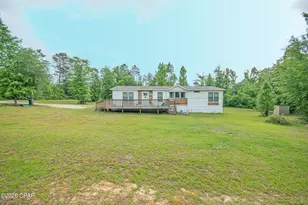 2504 Mildred Ln, Marianna, FL 32448 - Photo 4
