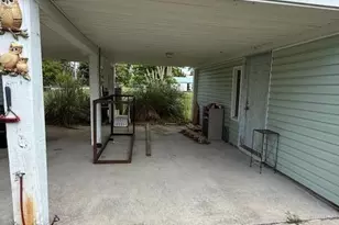 2847 SE Adams St, Kinard, FL 32449 - Photo 4