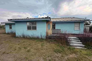 502 McPherson Dr, Alford, FL 32420 - Photo 1