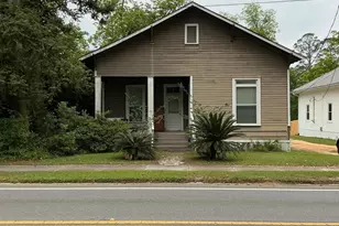 704 Main St, Chipley, FL 32428 - Photo 2