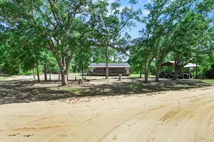 946 Fargo Dr, Alford, FL 32420 - Photo 1