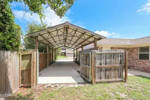 1856 Airport Cir, Panama City, FL 32405 - Photo 4