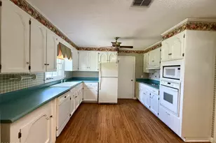 1960 Inwood Rd, Grand Ridge, FL 32442 - Photo 2