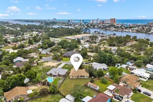 918 Laurel Oak Ln, Panama City, FL 32408 - Photo 2