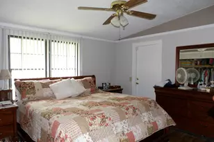 128 Joseph Cir, Southport, FL 32409 - Photo 4